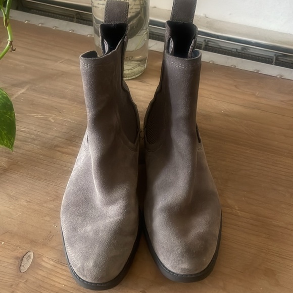 Ugg Ankle Booties / Suede / Sz 5.5. / Good Condition - Picture 5 of 5